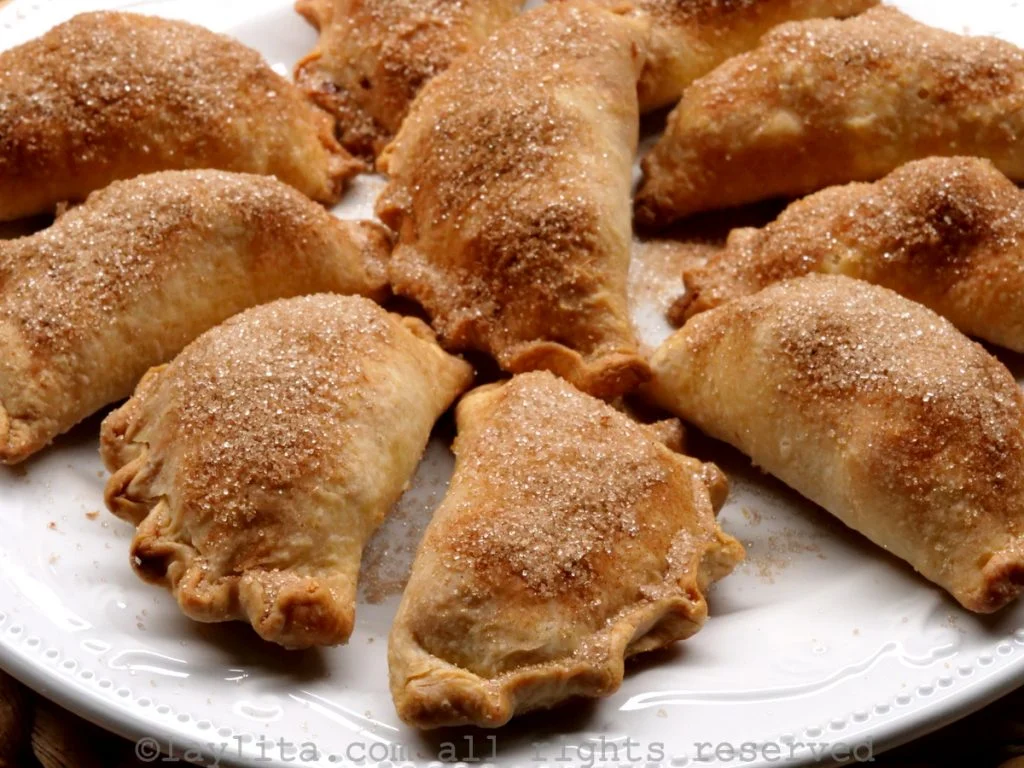 Lightly dust the empanadas with a mixture of cinnamon and sugar for that extra sparkle