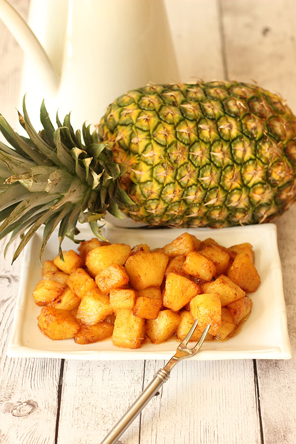 Combine pineapple, sugar, cinnamon, and cornstarch in a saucepan